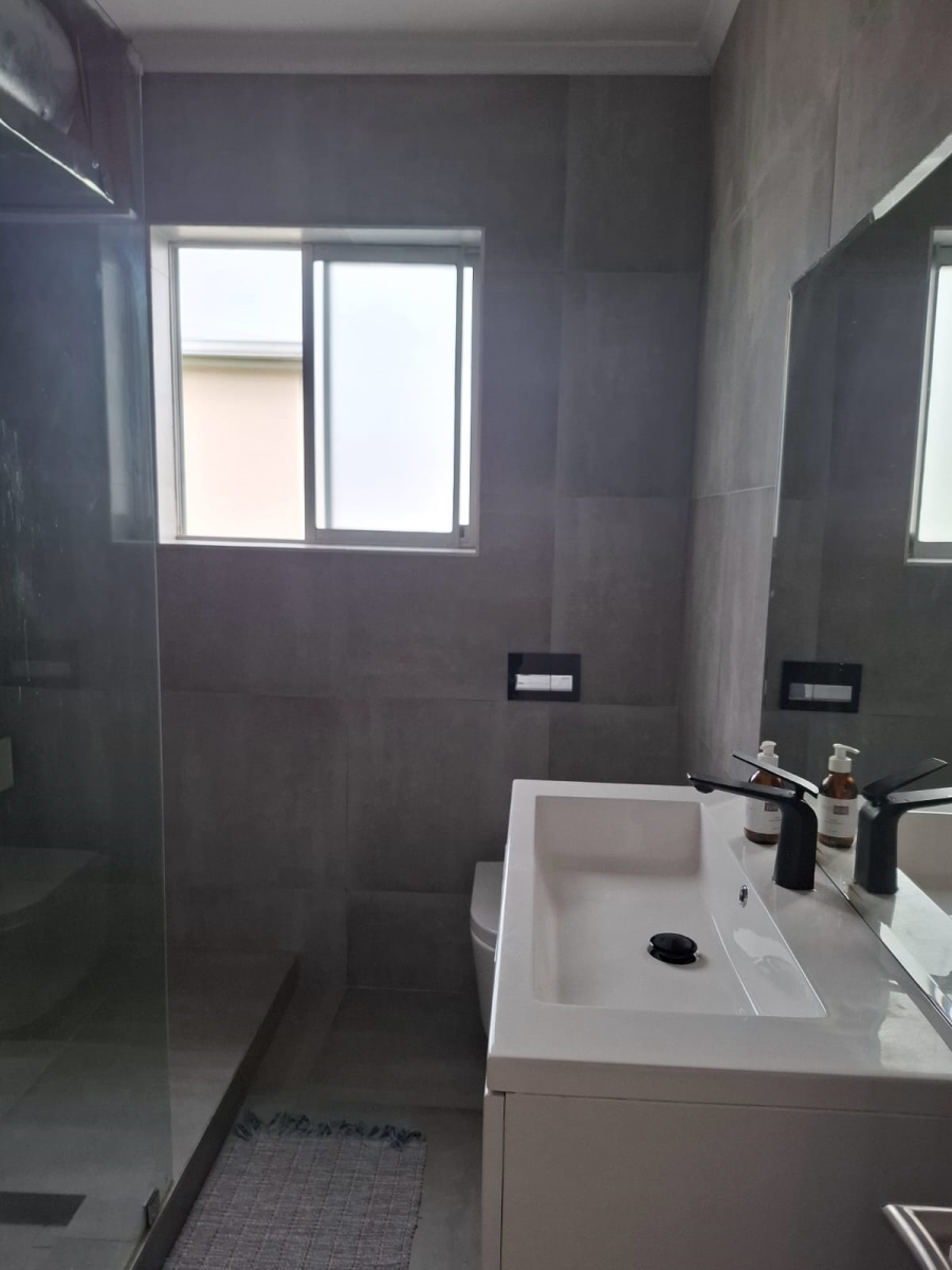 To Let 2 Bedroom Property for Rent in Sea Point Western Cape